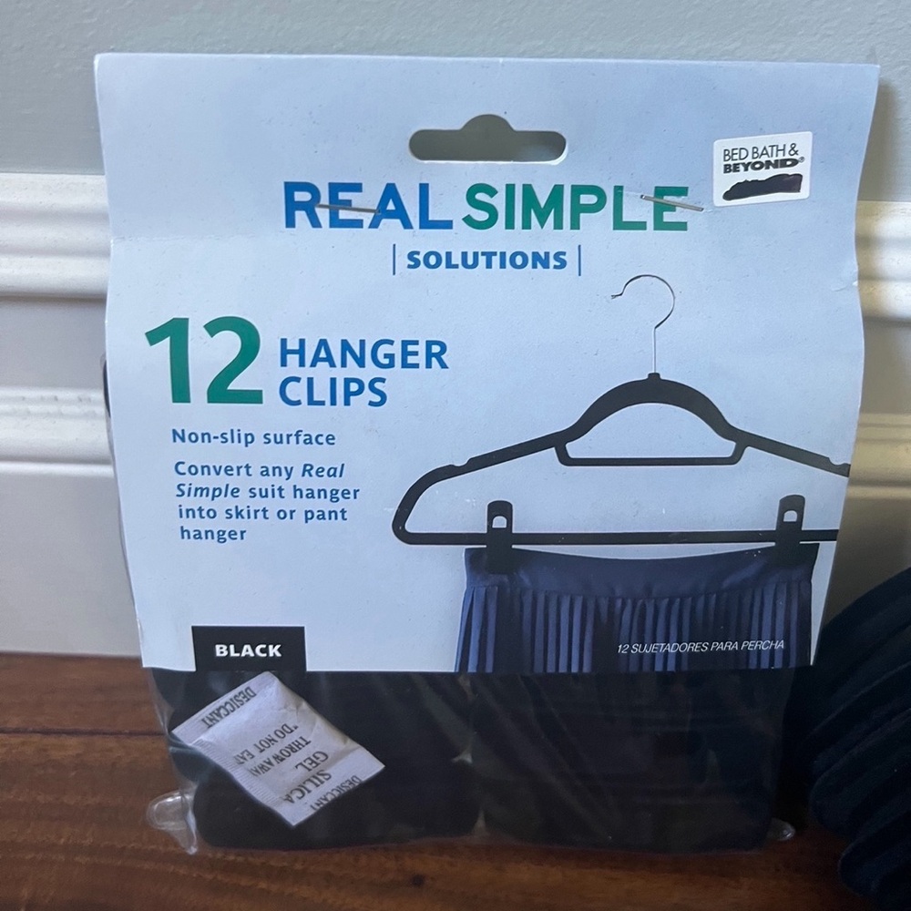 12 felt hanger clips